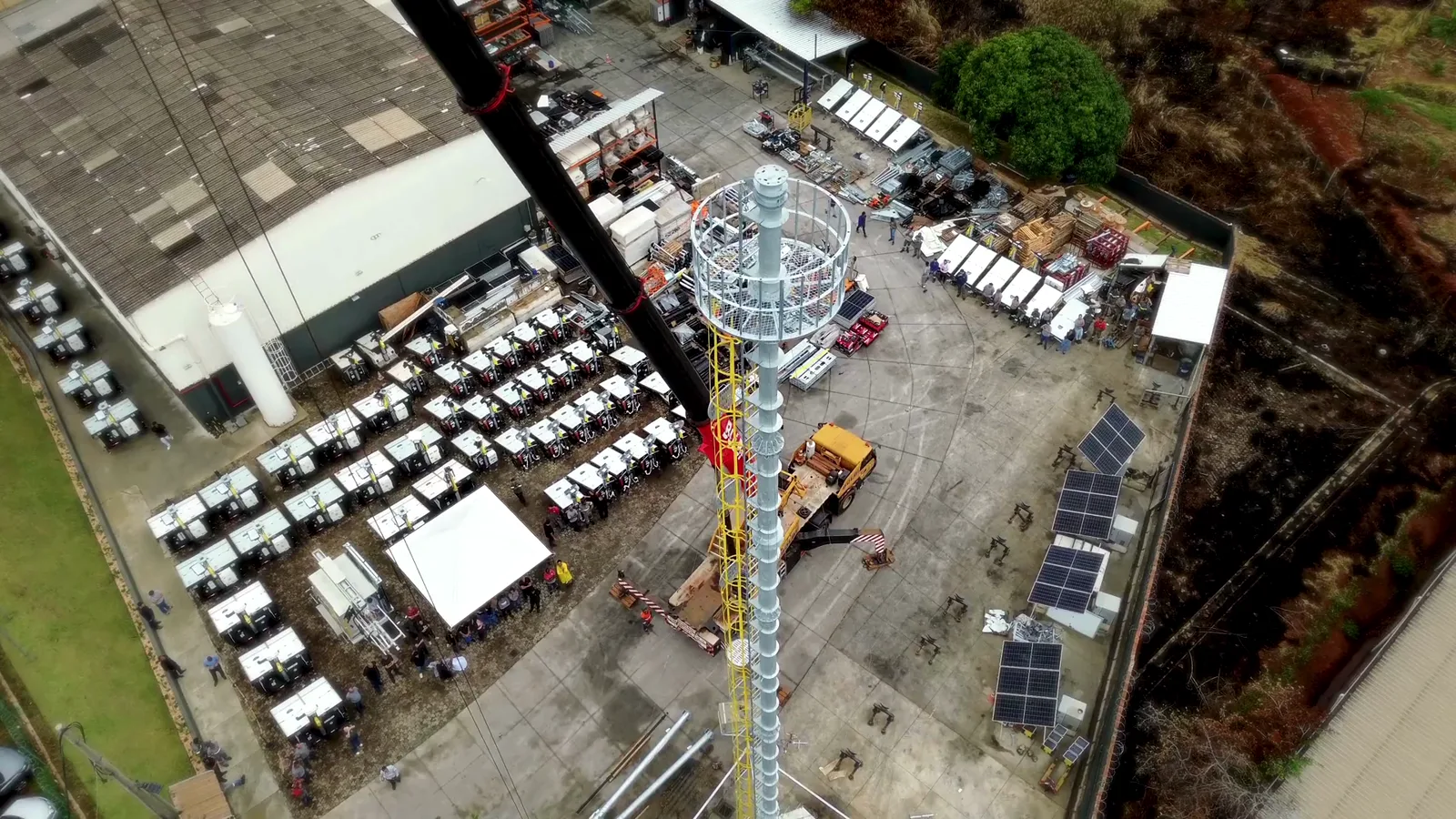 Torre em implantação industrial